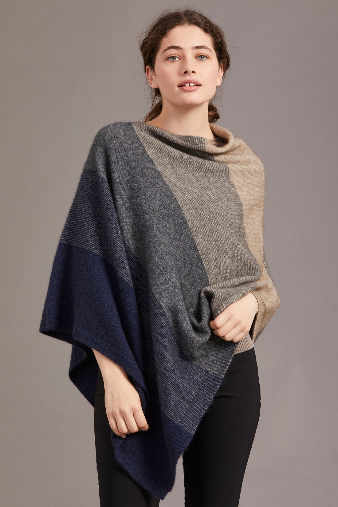 Possum - Ombre Poncho - Dapple