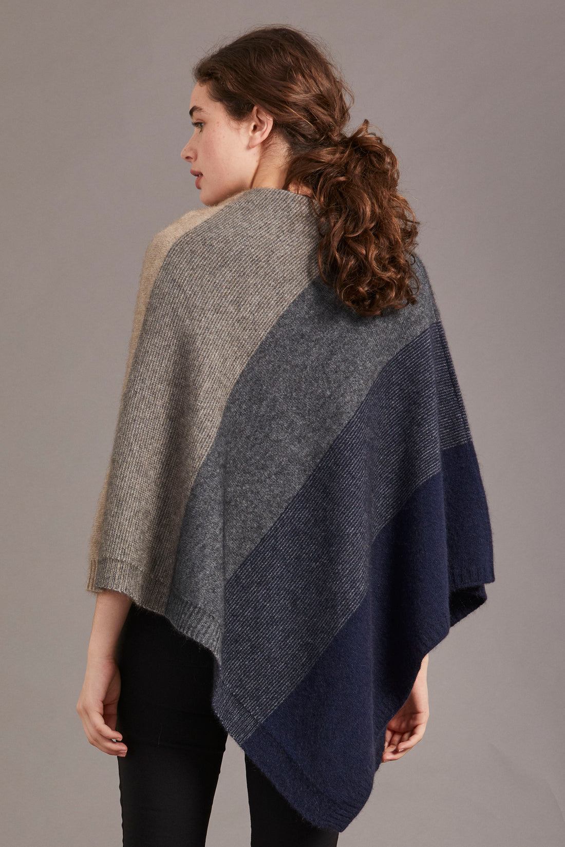 Possum - Ombre Poncho - Dapple
