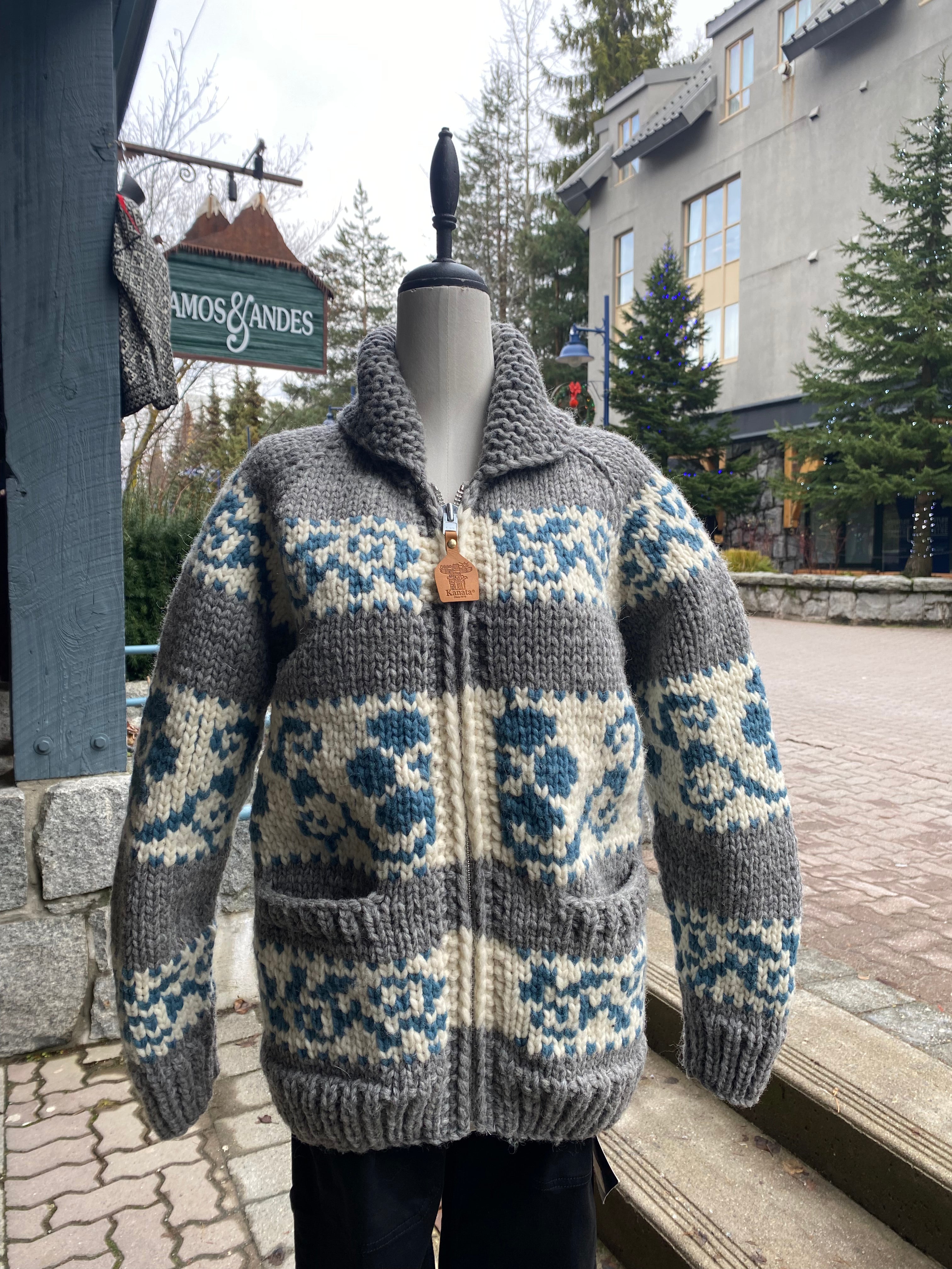 Cowichan Sweater Design - Flower – Amos & Andes Canada Inc