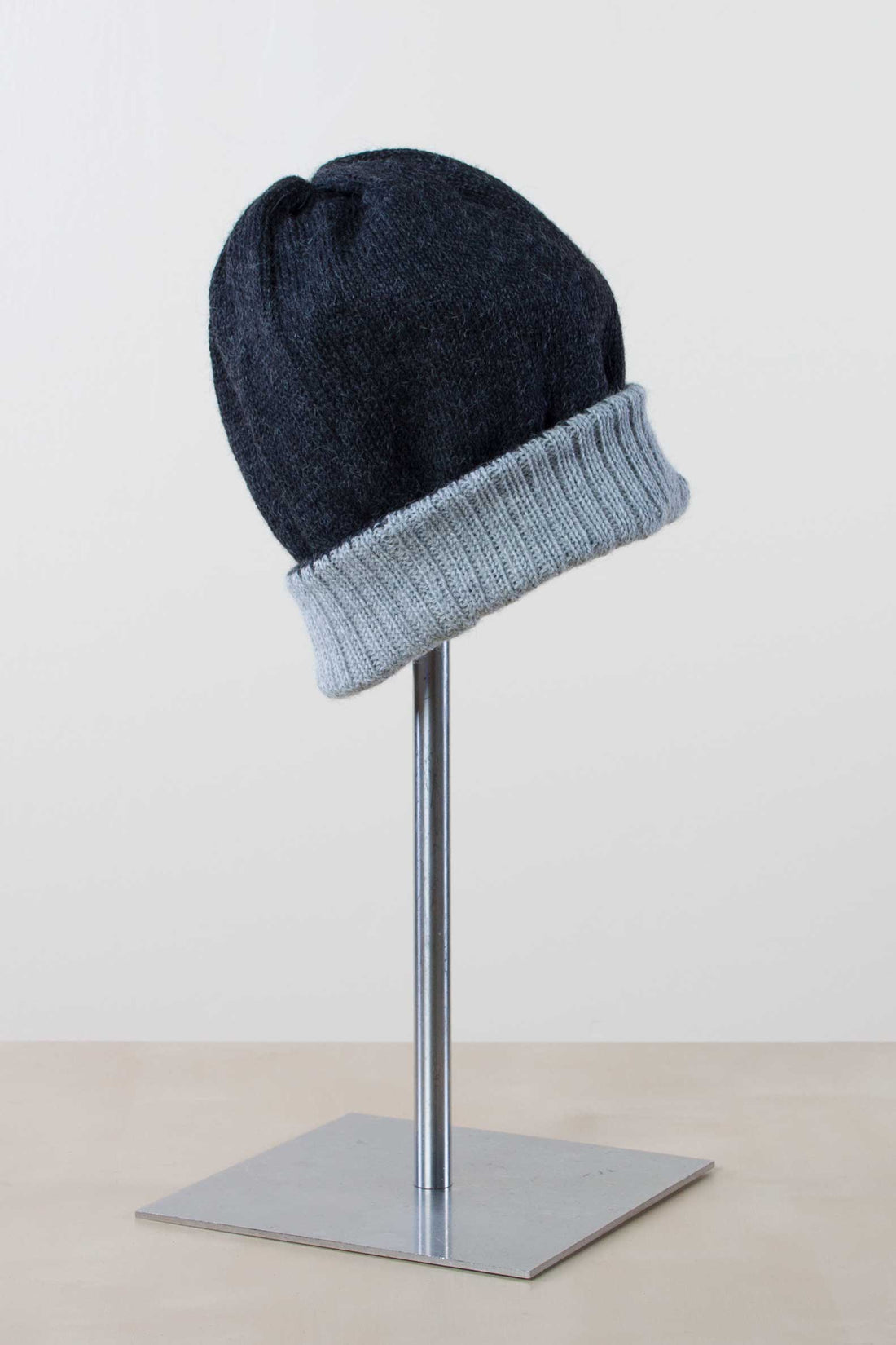 Simply Natural - Reversible Alpaca Ski Hat - Charcoal/Silver