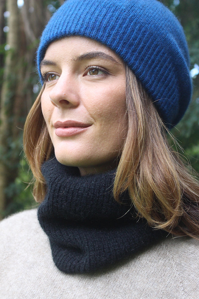 Possum - Neck Gaiter - Black