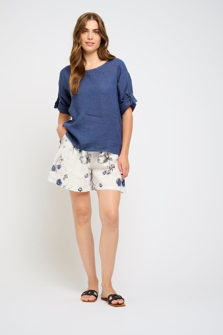Pistache - Linen Shorts - Blue Flower