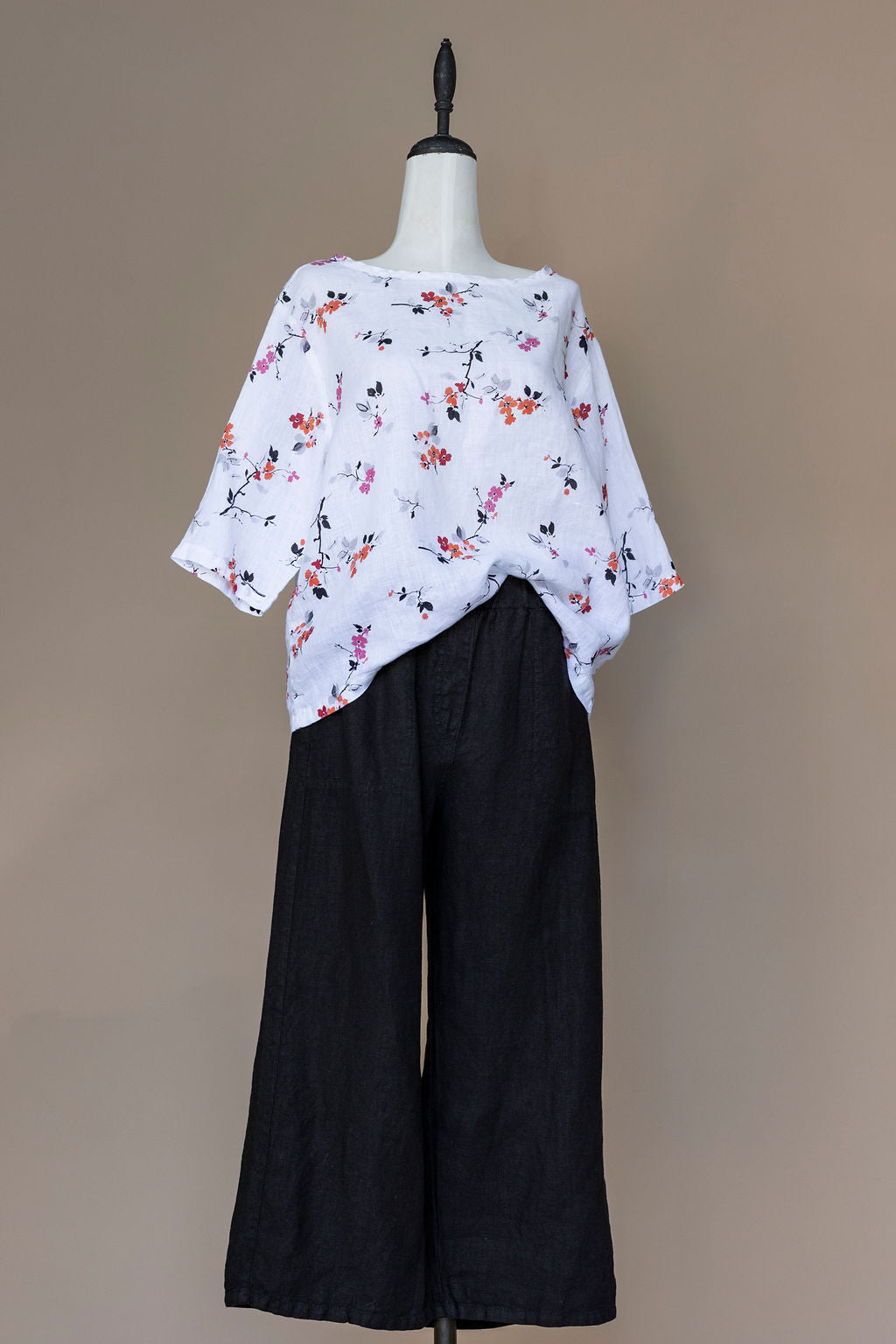 Cut Loose - Linen Elbow Sleeves Top - Cherry Blossom White