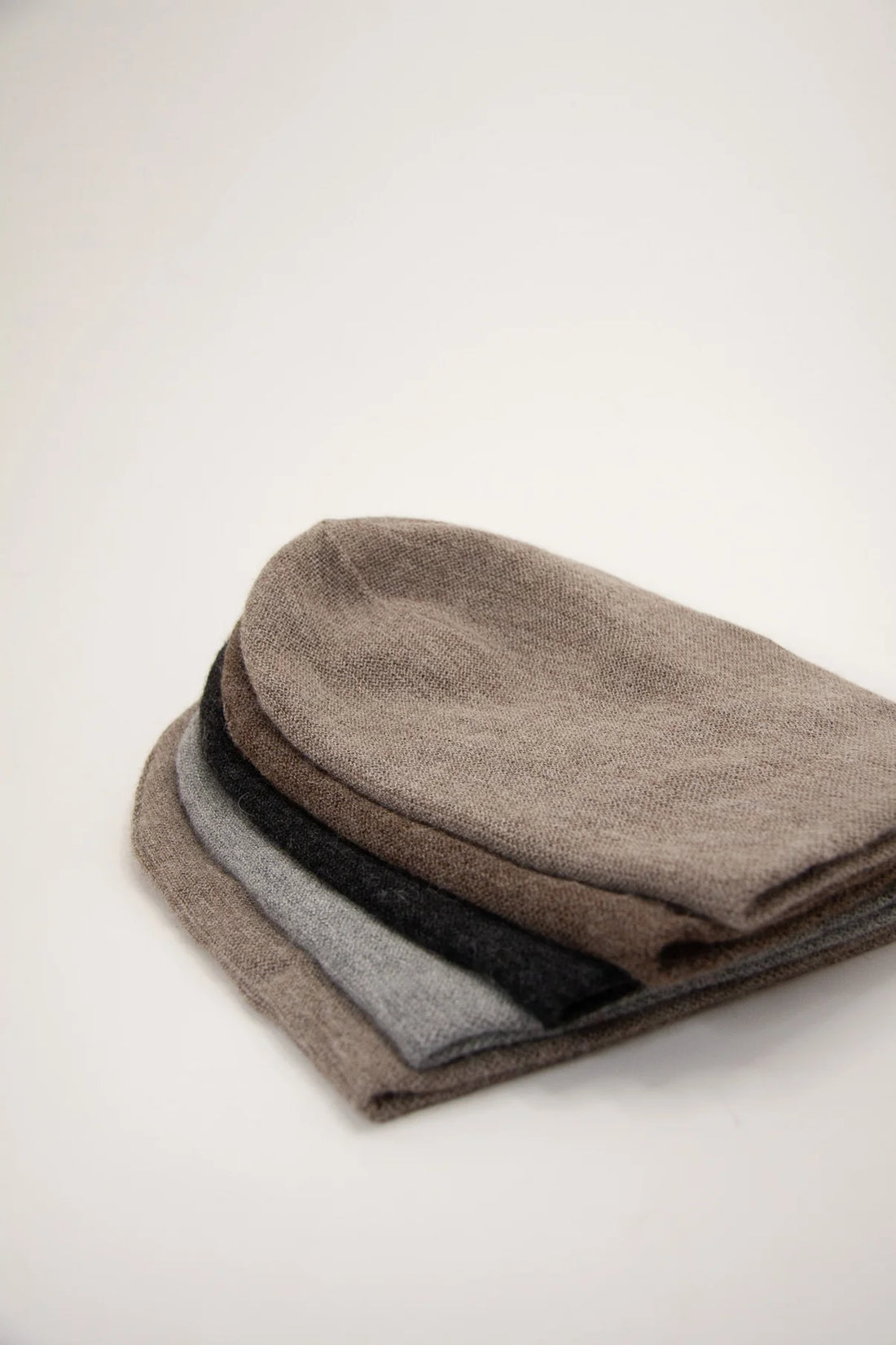 Sacred Warmth - Lin Beanie - Charcoal