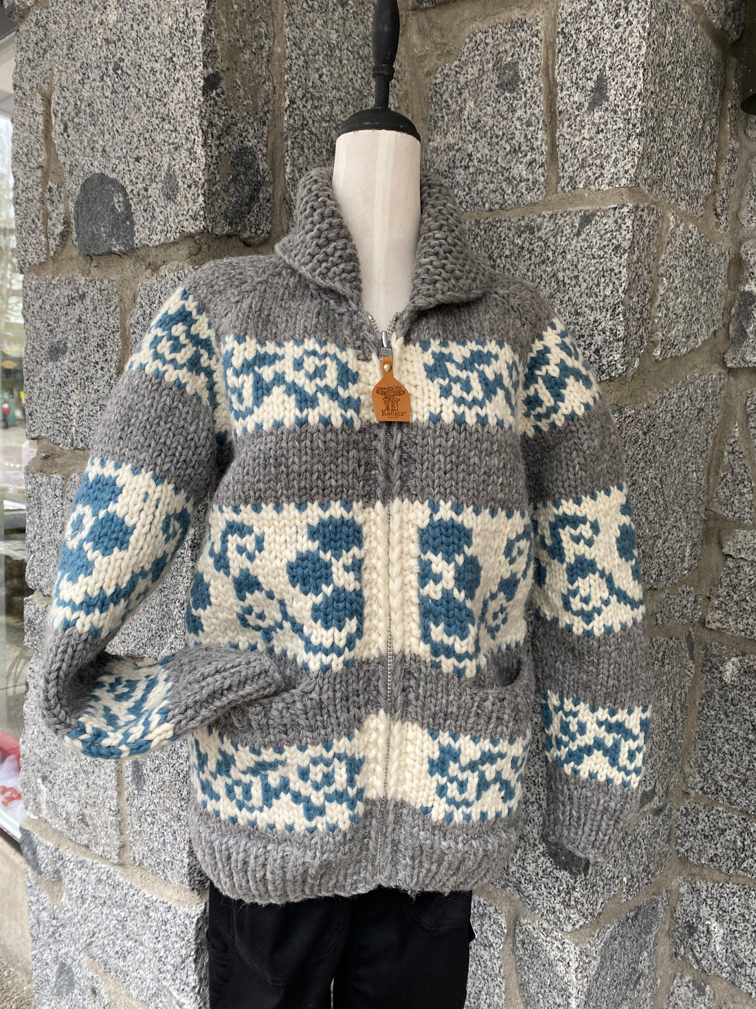Cowichan Sweater Design   Flower