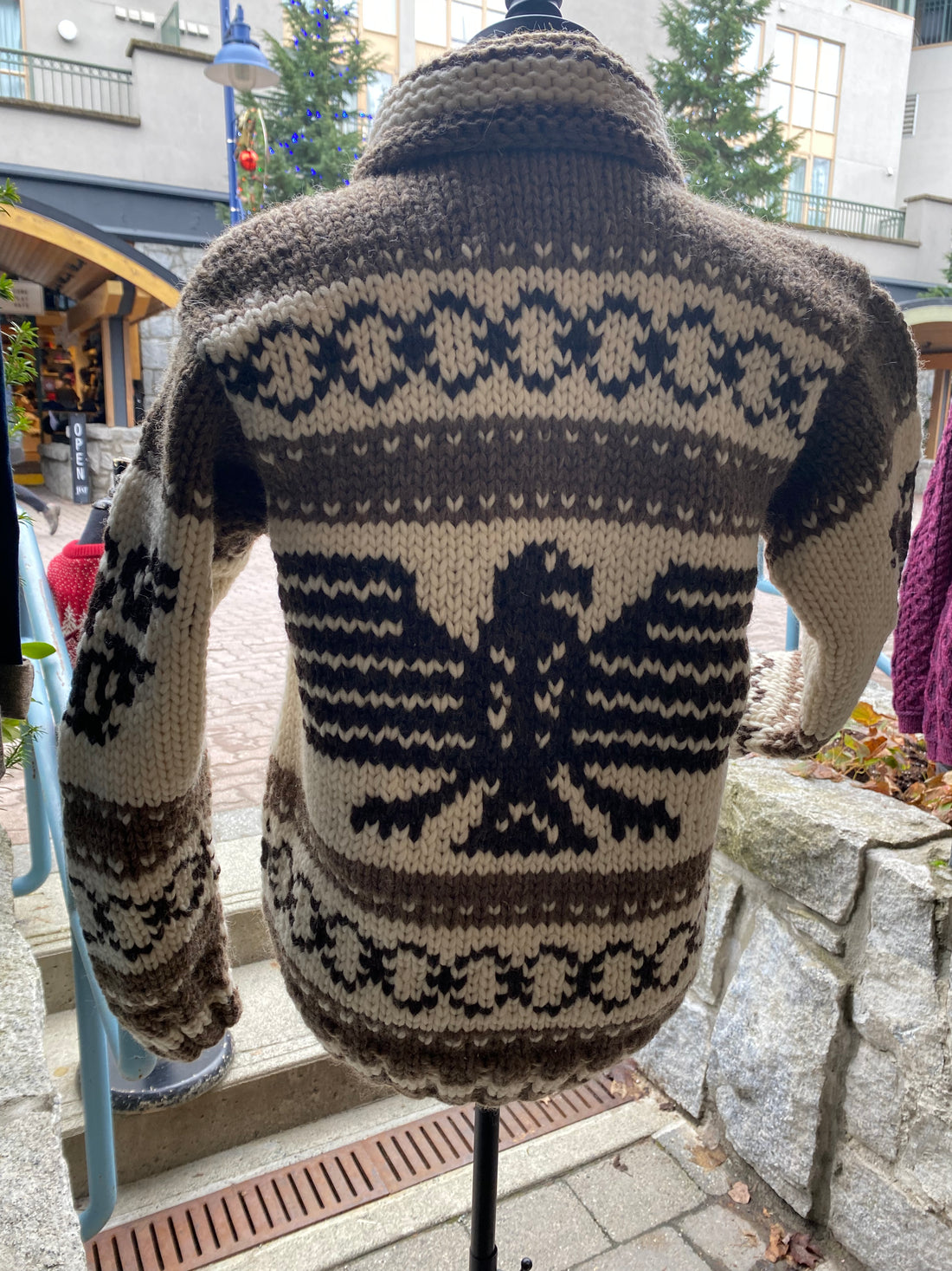 Cowichan Sweater - Eagle